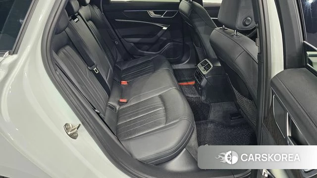 Audi A6 (C8) 2021 Белый из Кореи, фото 2