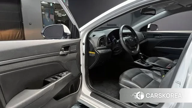 Hyundai Avante AD 2018 Белый из Кореи, фото 2