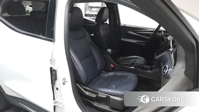 Chevrolet (GM Daewoo) Bolt EUV 2023 Белый из Кореи, фото 2