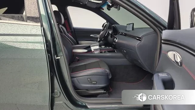 Genesis GV70 2021 Зеленый из Кореи, фото 2