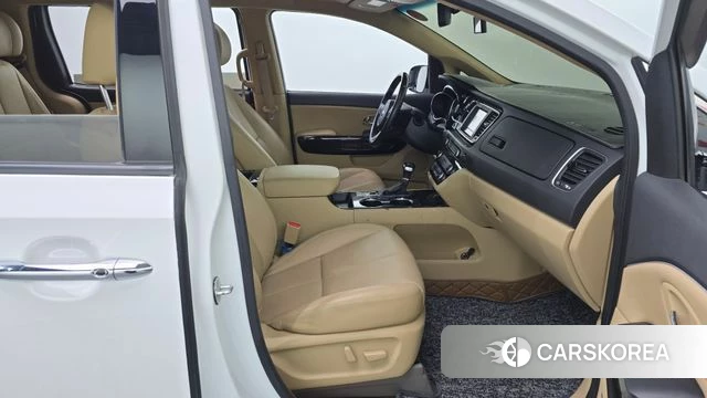 Kia The New Carnival 2018 Белый из Кореи, фото 2