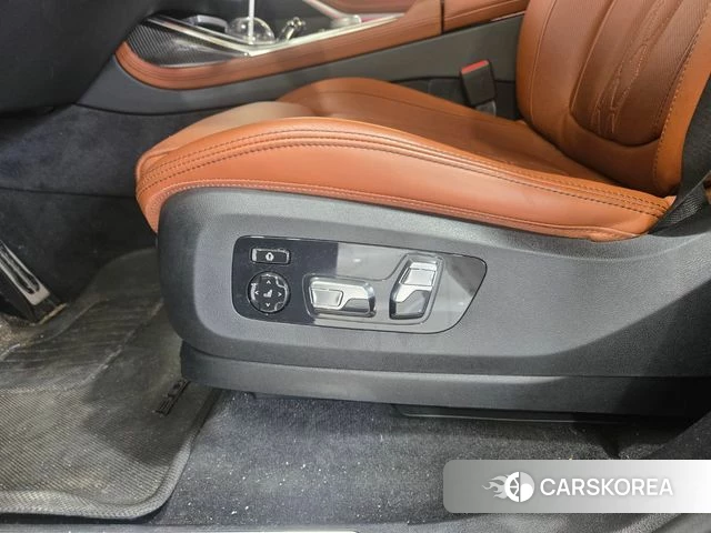 BMW X7 (G07) 2025 Черный из Кореи, фото 2