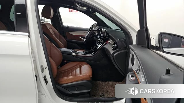 Mercedes-Benz GLC-Class X253 2022 Белый из Кореи, фото 2