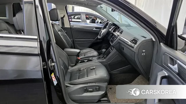 Volkswagen Tiguan second Generation 2020 Черный из Кореи, фото 2