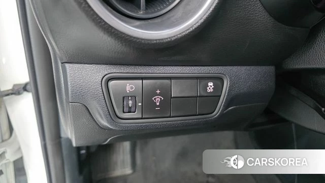 Kia The New K3 2nd generation 2022 Белый из Кореи, фото 2