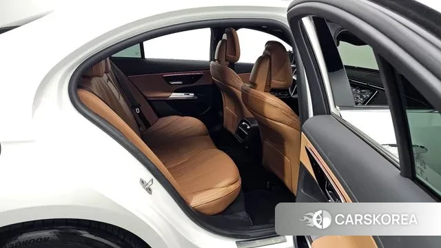 Mercedes-Benz E-Class W214 2024 Белый из Кореи, фото 2