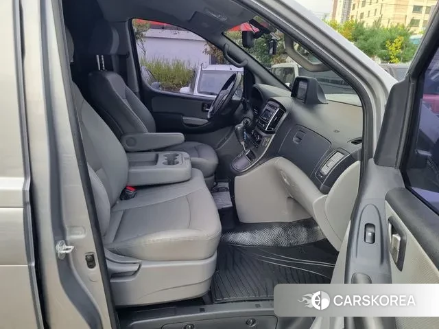 Hyundai The New Grand Starex 2019 Серебристо-серый из Кореи, фото 2