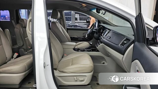 Kia The New Carnival 2019 Белый из Кореи, фото 2