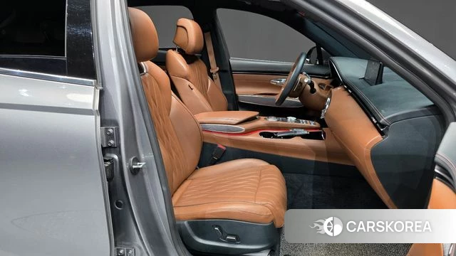 Genesis GV70 2021 Серебристо-серый из Кореи, фото 2