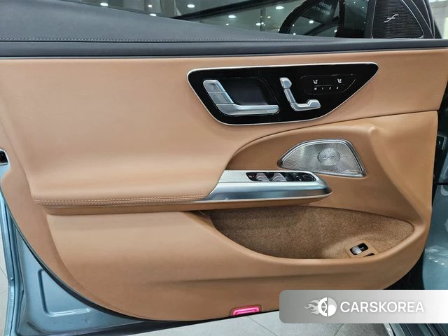 Mercedes-Benz E-Class W214 2025 Небесно-голубой из Кореи, фото 2
