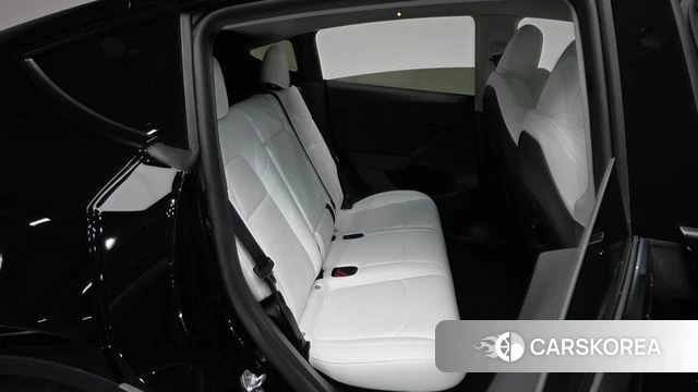 Tesla Model Y 2024 Черный из Кореи, фото 2