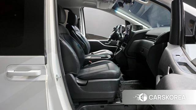 Hyundai Staria 2022 Белый из Кореи, фото 2