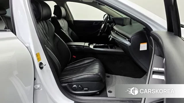 Genesis Electrified G80 (RG3) 2022 Белый из Кореи, фото 2