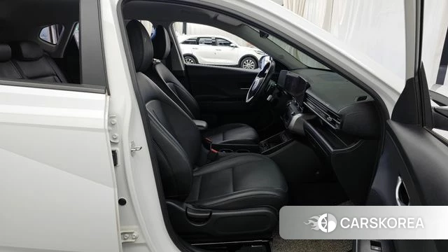 Hyundai Kona (SX2) 2023 Белый из Кореи, фото 2