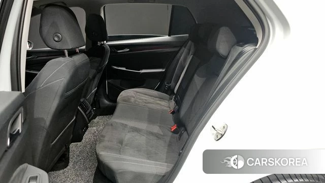 Volkswagen Golf 8th Generation 2024 Белый из Кореи, фото 2