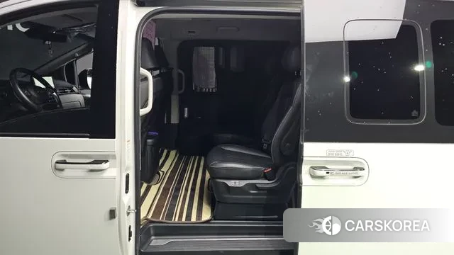 Hyundai Staria 2021 Белый из Кореи, фото 2