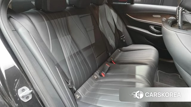 Mercedes-Benz E-Class W213 2019 Черный из Кореи, фото 2