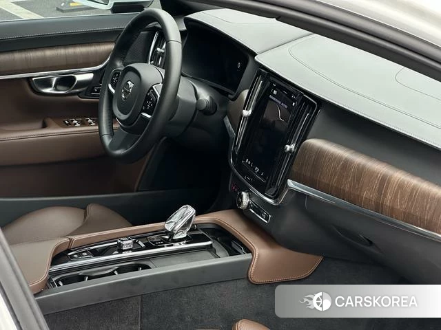 Volvo S90 2023 Белый из Китая, фото 2