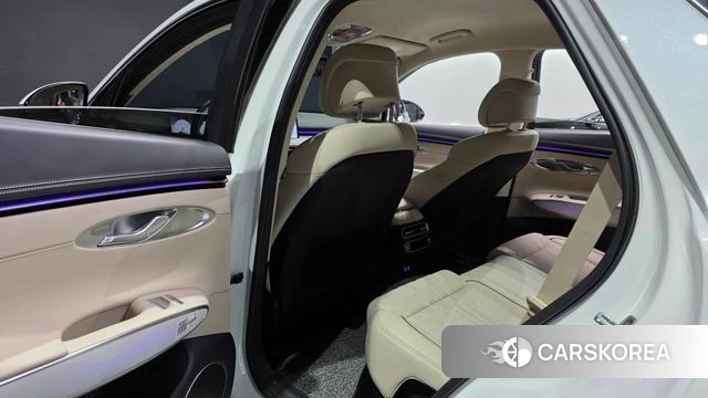 Genesis GV70 2024 Белый из Кореи, фото 2