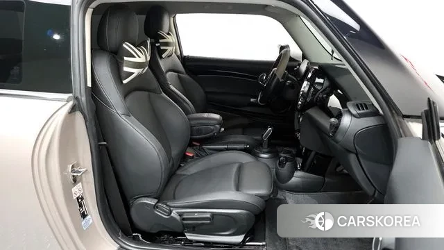 Mini Cooper 2023 Песочный из Кореи, фото 2