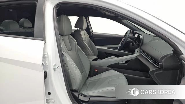 Hyundai The New Avante (CN7) 2023 Белый из Кореи, фото 2