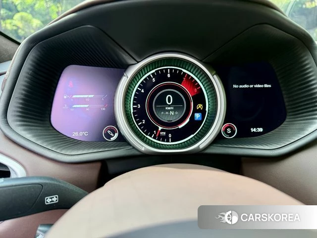 Aston Martin DB11 2023 Темно-зеленый из Кореи, фото 2