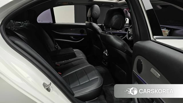 Mercedes-Benz E-Class W213 2018 Белый из Кореи, фото 2