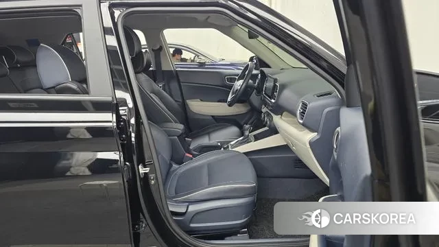 Hyundai Venue 2021 Черный из Кореи, фото 2