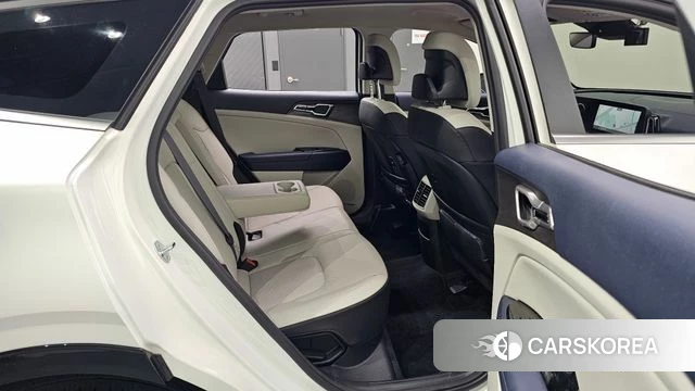 Kia Sportage 5th Generation 2022 Белый из Кореи, фото 2