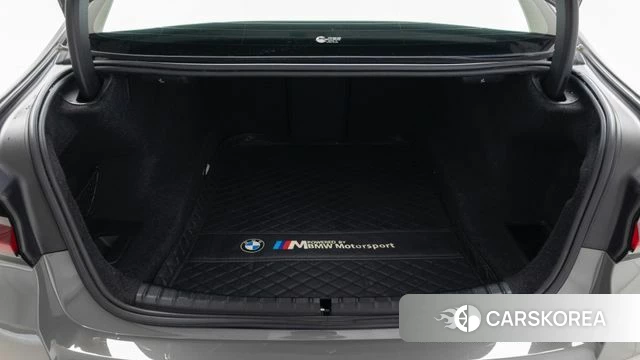 BMW 5 Series (G30) 2022 Цвет тростника из Кореи, фото 2