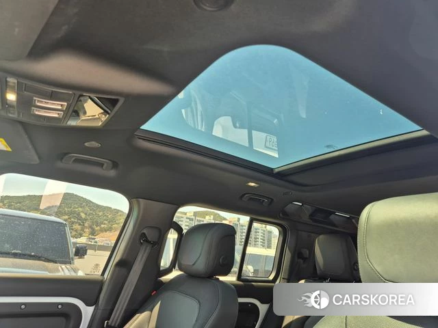 Land Rover Defender (L663) 2024 Белый из Кореи, фото 2