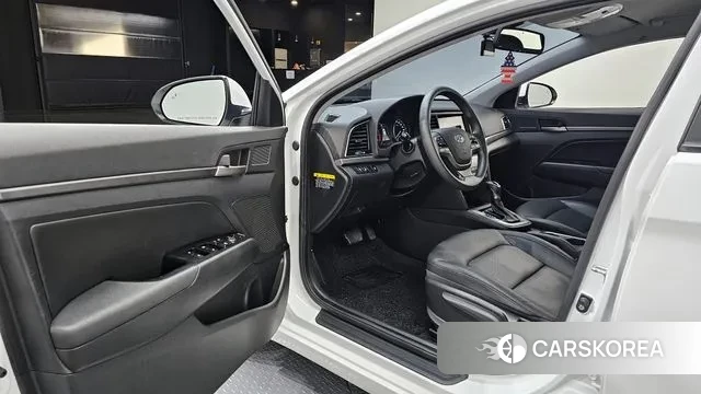 Hyundai Avante AD 2018 Белый из Кореи, фото 2