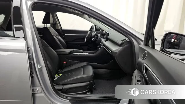 Hyundai Sonata D Edge (DN8) 2024 Серебристо-серый из Кореи, фото 2