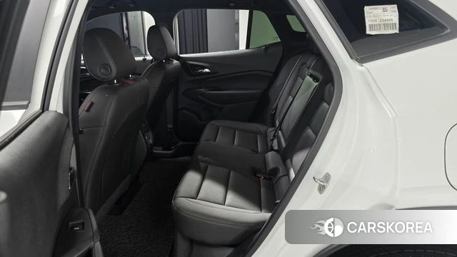 Chevrolet (GM Daewoo) Trax Crossover 2024 Белый из Кореи, фото 2