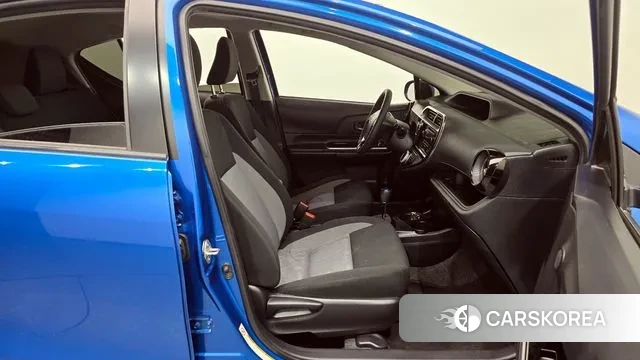 Toyota Prius C 2018 Синий из Кореи, фото 2