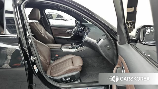 BMW 3 Series (G20) 2022 Черный из Кореи, фото 2