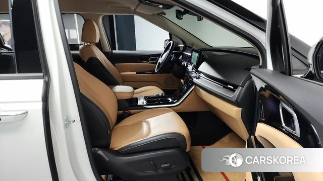 Kia Carnival 4th generation 2023 Белый из Кореи, фото 2