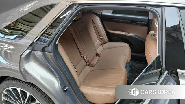 Hyundai Grandeur Hybrid (GN7) 2023 Песочный из Кореи, фото 2