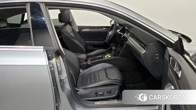 Volkswagen Arteon 2019 Серебристо-серый из Кореи, фото 2