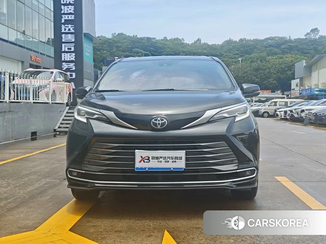Toyota Saina 2025 Черный из Китая, фото 2