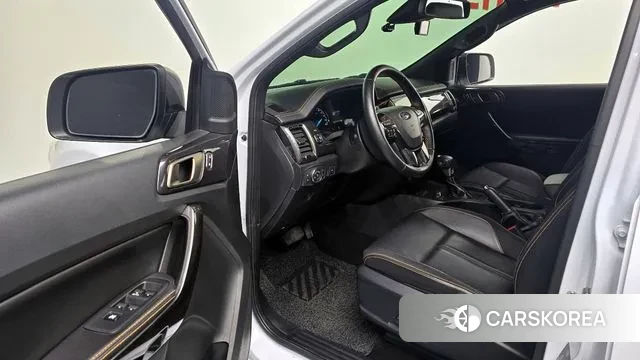Ford Ranger 3rd Generation 2022 Белый из Кореи, фото 2