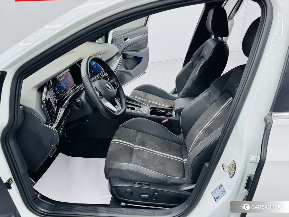Volkswagen Golf 2022 Белый из Китая, фото 2