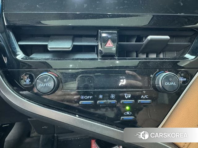 Toyota Camry 2021 Серебристо-серый из Китая, фото 2
