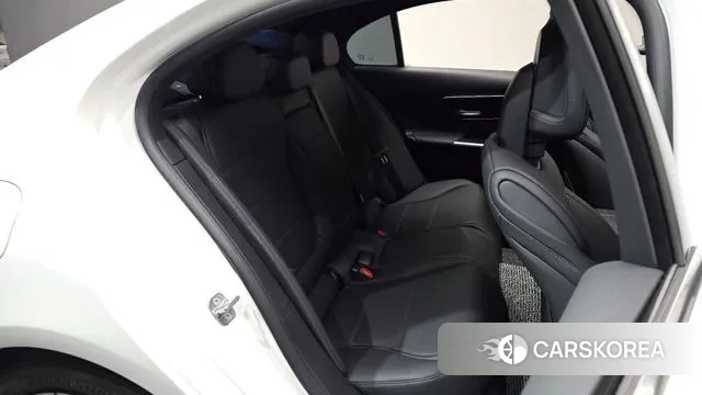 Mercedes-Benz C-Class W206 2024 Белый из Кореи, фото 2