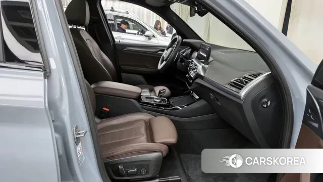 BMW X3 (G01) 2024 Серебристо-серый из Кореи, фото 2
