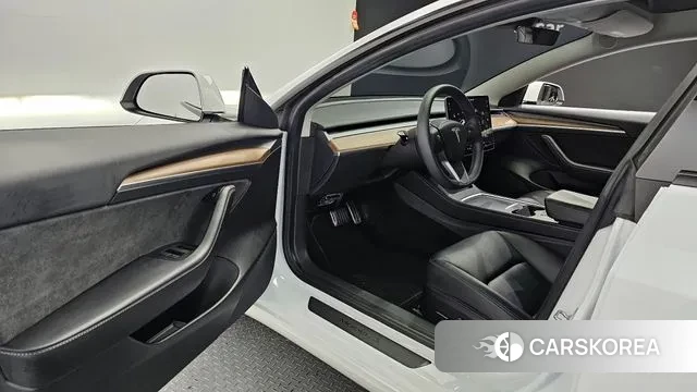 Tesla Model 3 2022 Белый из Кореи, фото 2