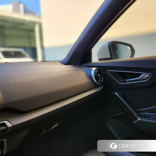 Audi Q2 2023 Белый из Кореи, фото 2