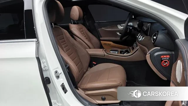 Mercedes-Benz E-Class W213 2023 Белый из Кореи, фото 2