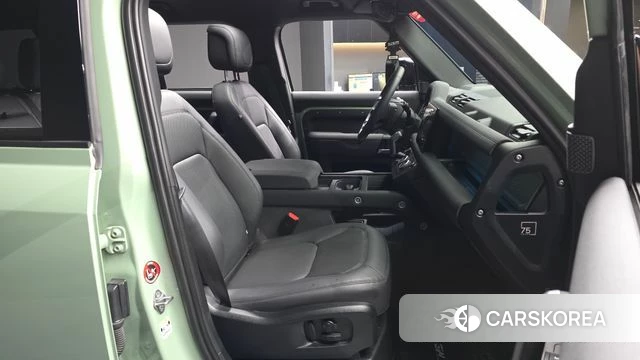 Land Rover Defender (L663) 2023 Зеленый из Кореи, фото 2