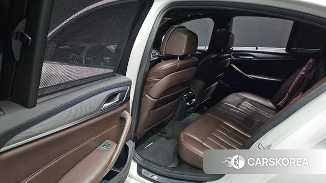 BMW 5 Series (G30) 2019 Белый из Кореи, фото 2